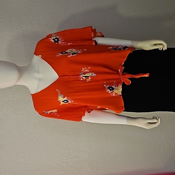 MODCLOTH Red Floral Fluttery Tie Waist Blouse 2X - Picture 3 of 10